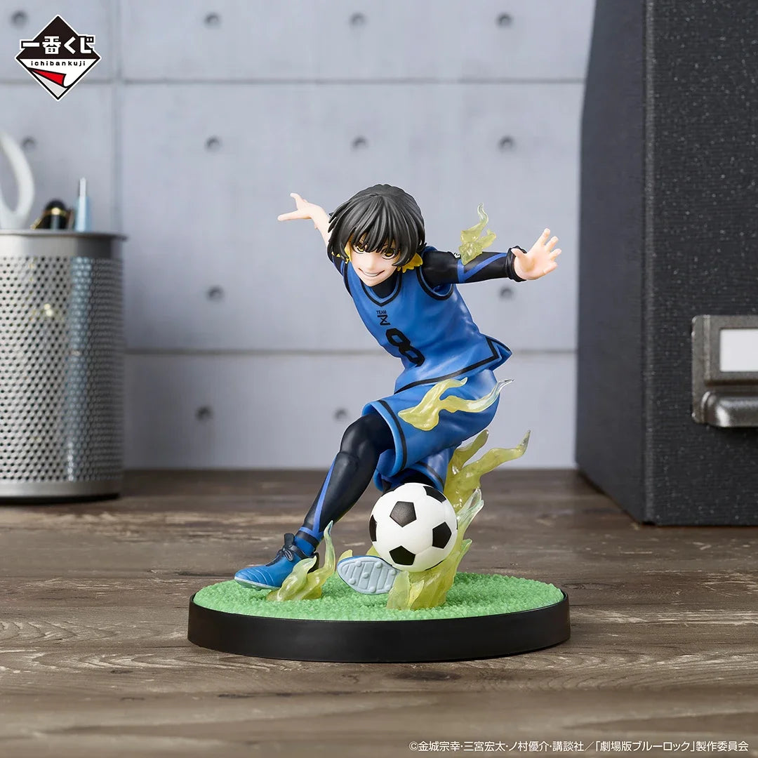 Blue Lock Isagi Yoichi Bachira Meguru wielding saboteurs Anime Action Figures Model Collection Toy