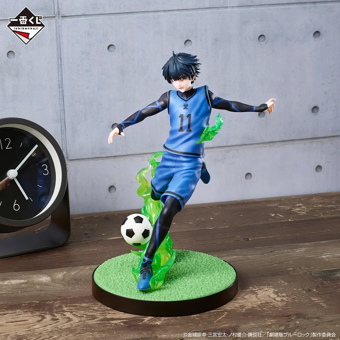 Blue Lock Isagi Yoichi Bachira Meguru wielding saboteurs Anime Action Figures Model Collection Toy
