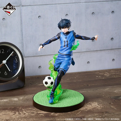 Blue Lock Isagi Yoichi Bachira Meguru wielding saboteurs Anime Action Figures Model Collection Toy